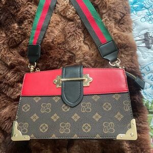 Mezon crossbody clutch